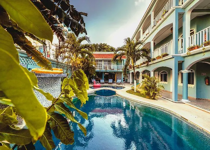 Hotel Selina 3*